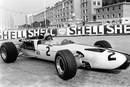 Bruce McLaren au GP de Monaco 1966 (McLaren M2B Ford)