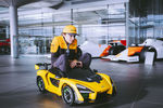 Lando Norris teste la McLaren Senna « Ride-On »