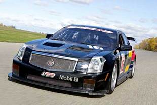 Cadillac de nouveau sur les circuits en 2004