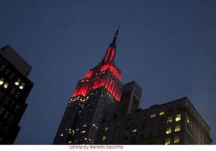 Ferrari illumine l'Empire State Building