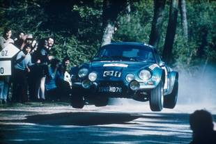 Alpine fête ses 60 ans au salon rétromobile 2015