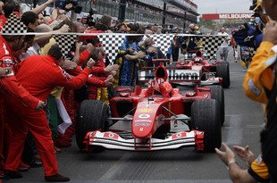 Parade Ferrari sur les Champs Elysées ce dimanche
