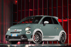 Édition spéciale Abarth 695 70th Anniversario