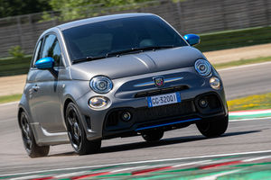 Nouvelle Abarth F595 : avec un moteur de F4