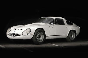 Une rare Alfa Romeo Giulia TZ présentée aux enchères par Aguttes