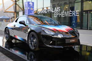 L'A110 x Felipe Pantone s'expose sur le parvis du Grand Palais