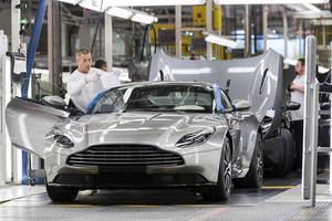 Ventes : Aston Martin termine 2017 en beauté