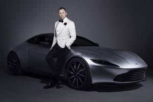 L'Aston Martin DB10 de 007 adjugée 2 434 500 Livres