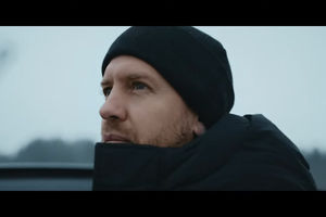 Sebastian Vettel découvre l'Aston Martin DBX