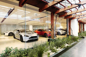 Aston Martin ouvre un showroom géant à Tokyo