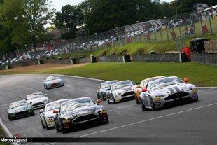 Aston Martin GT4 Challenge à Dijon