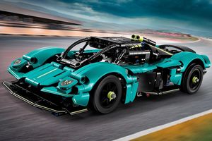 L'Aston Martin Valkyrie intègre le catalogue Lego