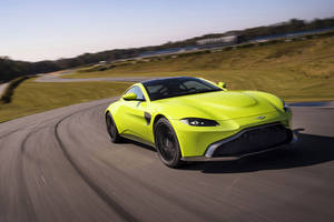 Aston Martin Vantage, tout pour le sport !