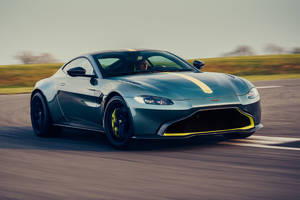 Aston Martin Vantage AMR : avec une boîte manuelle 