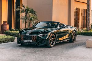La Bentley Batur Cabriolet fait ses débuts publics