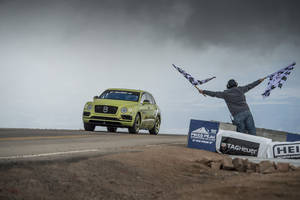 Pikes Peak : une victoire et une édition limitée pour Bentley