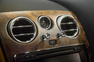 Bentley : nouvelle finition intérieure en noyer signée Mulliner