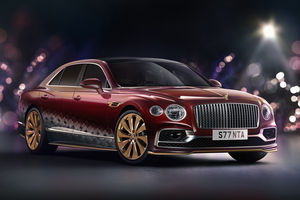 Bentley a créé la Flying Spur V8 du Père Noël