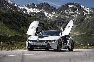 La BMW i8 allège ses portières