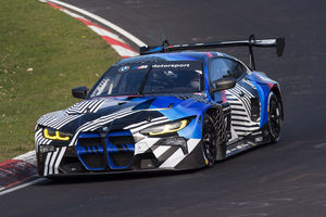 La BMW M4 GT3 en piste sur la Nürburgring Nordschleife