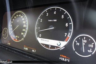 BMW passe aux instrumentations LCD