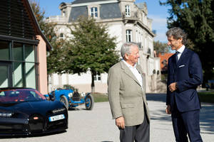 Dr. Wolfgang Porsche en visite chez Bugatti