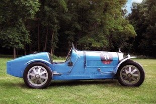Une Bugatti Type 35T aux Mille Miglia