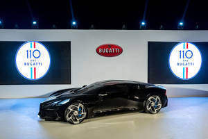 Bugatti : La Voiture Noire de passage à Dubaï