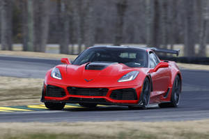 La Corvette ZR1 détrône la Ford GT sur le VIR