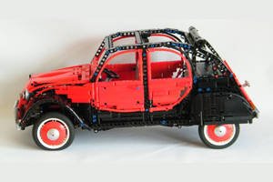 Une Citroën 2CV Charleston en Lego