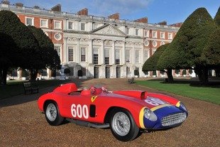 Concours d'Élégance au château d'Hampton