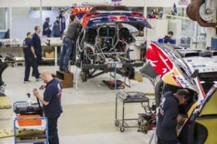 Dakar 2015 : Peterhansel surpris par la rapidité de la Peugeot 2008 DKR