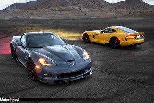 Duel de burnout en Corvette et Viper