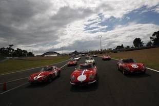 Les Ferrari 250 à la fête au Mans Classic