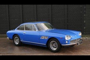 Une Ferrari ex-John Lennon aux enchères