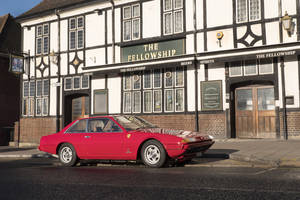 Une Ferrari 365 GT ex-Henry Cooper aux enchères