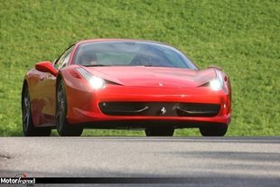 Toile inédite pour la Ferrari 458 Spider