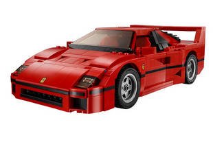 Une Ferrari F40 Lego en approche