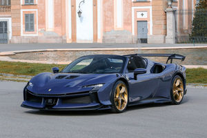 Première : une Ferrari SF90 XX Spider aux enchères