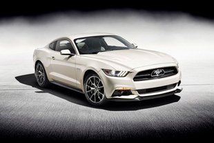 Ford Mustang 50 Years Limited Edition : le gâteau d'anniversaire