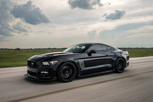 Hennessey fête ses 25 ans avec une Mustang HPE800