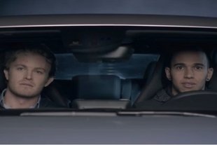 Hamilton et Rosberg dans une pub AMG