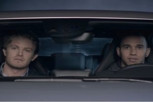 Hamilton et Rosberg dans une pub AMG