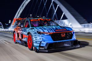 Honda CR-V Hybrid Racer : propulsé par un moteur de monoplace