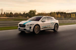 Le Jaguar I-Pace intègre les Ring Taxi