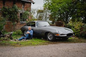 La Jaguar Type E de Rowan Atkinson proposée aux enchères ce week-end