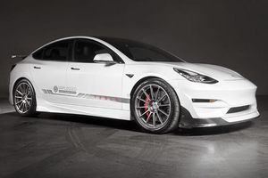 Koenigsegg réalise des pièces en carbone pour les modèles Tesla