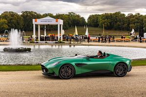 L'Aston Martin DBR22 et le concept Renault Turbo 3E primés à Chantilly