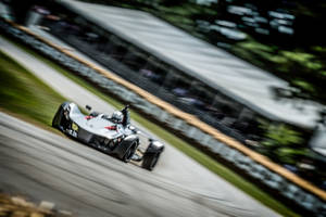 La BAC Mono s'illustre à Goodwood