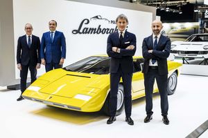 Lamborghini célèbre son V12 à Rétromobile